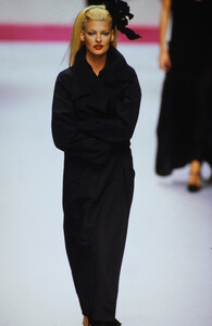 921976193_chanel-fw-1995(15).thumb.jpg.e1a346406da98e8d77707bae15050643.jpg