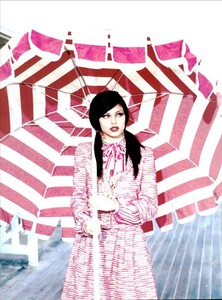 ARCHIVIO - Vogue Italia (June 2001) - Smash of Stripes - 004.jpg