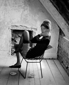 941235165_10--7--ItalianVogue-16_v1LR1.thumb.jpg.e2a0d888345e48c7c12b7e5db7844644.jpg