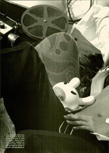 ARCHIVIO - Vogue Italia (August 2005) - The New Ease - 007.jpg