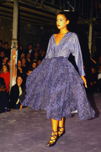 977403712_alaia-ss-1988(14).thumb.jpg.fba97183fa496d56e8f473fd1cb61b88.jpg