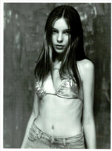 ARCHIVIO-Vogue-Italia-February-2001-People-To-Watch-027.jpg
