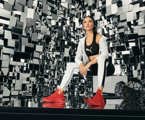 Adriana-Lima-PUMA-LQD-Cell-Shatter-Mid-Campaign03.thumb.jpg.ae0a8651ecb395f8185dd1a134ea9892.jpg