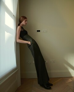 Alexina-Graham-Numero-Russia-Cover-Photoshoot04.thumb.jpg.f4560338b92102f838c2978e4115f467.jpg
