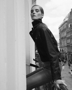 Alexina-Graham-Numero-Russia-Cover-Photoshoot16.thumb.jpg.ff83ed187db97a1b372c6938fd86280a.jpg