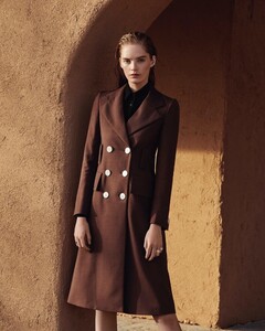 Alexina-Graham-Outdoor-Photos02.thumb.jpg.e29e490201a0ff19bb6b04fd04e0fcb0.jpg