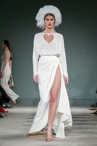 Alexis-Mabille-Couture-SS20-Paris-1879-1579615339.thumb.jpg.11e6b541f15d6192e0ff3ffe7da951f8.jpg