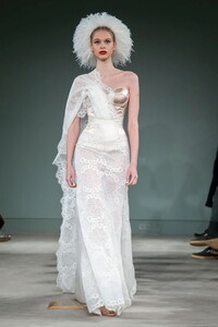 Alexis-Mabille-Couture-SS20-Paris-1888-1579615353.thumb.jpg.3a158e31b8f6648f963cccb3aa0eb5d6.jpg