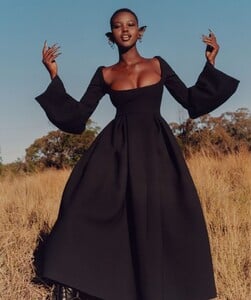 Andrew-Nuding-Vogue-Adut-Akech-1-857x1024.thumb.jpg.c9fd1a4c5c5a9c744decea73b76ffc6f.jpg