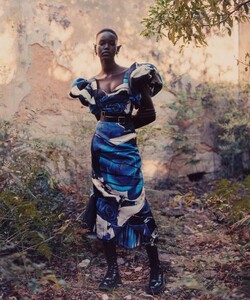Andrew-Nuding-Vogue-Adut-Akech-3-855x1024.thumb.jpg.40a4df99c412cc07430ebed7877d3f22.jpg