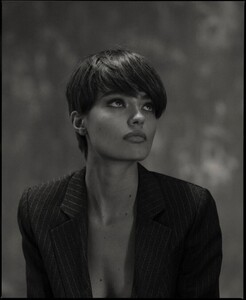 Anna-Mila-Guyenz-ELLE-Serbia-Cover-Photoshoot10.thumb.jpg.3938ce32b2cb090a48dd9358f33d38b2.jpg