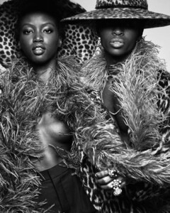 Anok-Yai-Vogue-Brazil-Cover-Photoshoot04.thumb.jpg.8d0c217665e36ae8bcd04ff60498e7a9.jpg