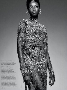 Anok-Yai-Vogue-Brazil-Cover-Photoshoot06.thumb.jpg.55c2ff8a99667343984f72c6d33ba49d.jpg