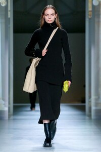 Bottega-Veneta-RTW-FW20-Milan-1505-1582392548.jpg