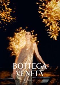 Bottega-Veneta-Spring-Summer-2020-Campaign03.thumb.jpg.0ad38db642583ce383e8d61b2aa094eb.jpg