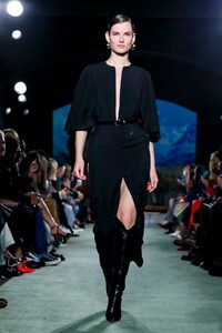 Brandon-Maxwell-RTW-FW20-New-York-6863-1581194550.thumb.jpg.39a05d7f58ef38b2ca4db360996c9bab.jpg