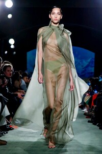 Brandon-Maxwell-RTW-FW20-New-York-6995-1581194694.thumb.jpg.509a2dadb6a5911d81c98823547a9d5f.jpg