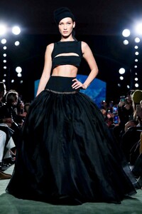 Brandon-Maxwell-RTW-FW20-New-York-7017-1581194734.thumb.jpg.eda8fa94b03e7a0dbda085a21cbce38d.jpg