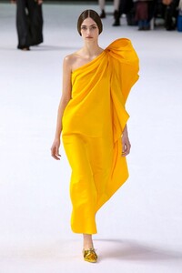 Carolina-Herrera-RTW-FW20-New-York-2832-1581330792.jpg
