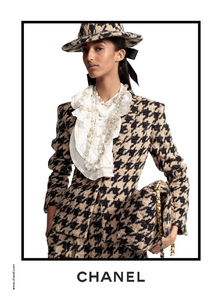 Chanel_Fall_Winter_19_20_02.thumb.png.f8960206ef9943cb32543ceb7c5e742b.png