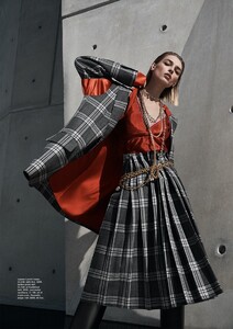 Daga-Ziober-Gotham-Magazine-Cover-Photoshoot05.thumb.jpg.aab55e47777e521367662afaf491ca9c.jpg