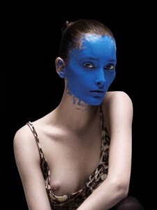 Day_Vogue_Italia_August_2006_01.thumb.jpg.938d286c4718e739ef3ed61e4a704c4c.jpg