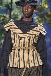 Dior_0134.thumb.jpg.04d01f79435664f681375128947f7d7e.jpg