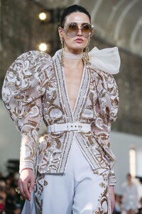 Elie-Saab-Haute-Couture-SS20-Paris-0039-1579697788.thumb.jpg.7881a0e64115b675a2bc99cab2dc6009.jpg
