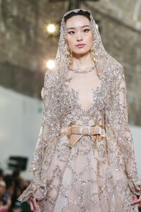 Elie-Saab-Haute-Couture-SS20-Paris-0549-1579698216.thumb.jpg.0f74cdc8b477c390ab0488900617981e.jpg