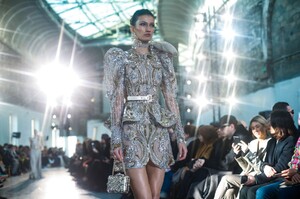 Elie-Saab-Haute-Couture-SS20-Paris-45113-1579698220.thumb.jpg.a2358434e526822ee7b7a19262ec5866.jpg