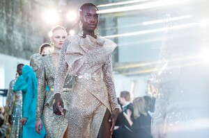 Elie-Saab-Haute-Couture-SS20-Paris-45487-1579698621.thumb.jpg.e3013065af3918e7475c2492ed95dbb4.jpg