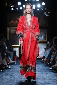 Etro-RTW-FW20-Milan-4429-1582295815.thumb.jpg.3e2b7c77c9153fdbc7d464d53b81d0bd.jpg
