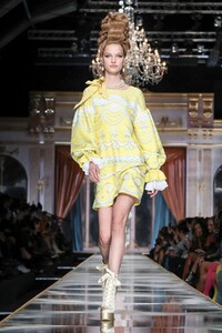 Faretta_Moschino-RTW-FW20-Milan-4072-1582233796.thumb.jpg.be0e07e77c7d646ae11edbbcb597ea8e.jpg