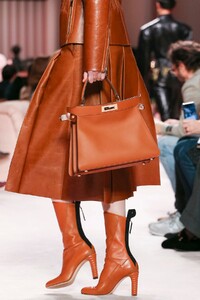 Fendi-RTW-FW20-Milan-5475-1582225335.thumb.jpg.89fec79ea55f55c523884209bde4da9f.jpg