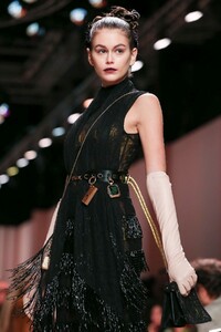 Fendi-RTW-FW20-Milan-5836-1582225577.thumb.jpg.d3e7db5a5cfa492226aa33962d1b6e65.jpg