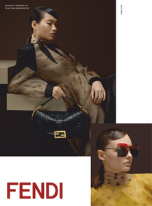 Fendi_Fall_Winter_19_20_03.thumb.png.3fe70cae983d8eb33e6fb196a917cdf1.png