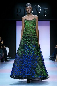Giorgio-Armani-Prive-Haute-Couture-SS20-Paris--1579635519.thumb.jpg.5b191edb5e5f5100544be334abecabbb.jpg