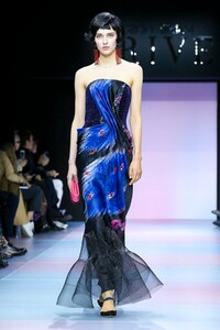 Giorgio-Armani-Prive-Haute-Couture-SS20-Paris-0506-1579635254.thumb.jpg.7193d78a7cc8f6a6c9733a178848ab51.jpg