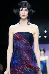 Giorgio-Armani-Prive-Haute-Couture-SS20-Paris-0632-1579635451.thumb.jpg.c38d8b155f232c8b53a47f809f640da4.jpg