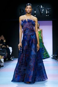 Giorgio-Armani-Prive-Haute-Couture-SS20-Paris-0668-1579635506.thumb.jpg.3ace5923c8e65a0d2d8406dffbda7ce2.jpg