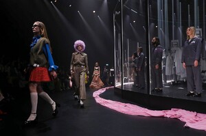 Gucci-RTW-FW20-Milan-4584-1582126682.thumb.jpg.000b059127dca3262ac3c86287fa27b8.jpg