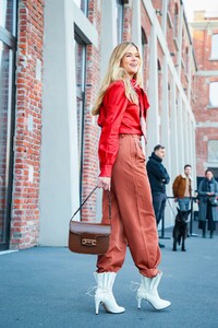 Gucci-RTW-FW20-Milan-7618-1582123436.thumb.jpg.79d6182c0b243f3b90258eb8d471c673.jpg