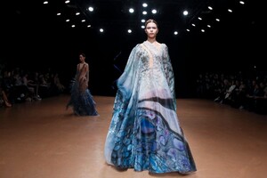 Iris-Van-Herpen-Haute-Couture-SS20-Paris-8889-1579523698.thumb.jpg.302a7fd06bd2acb682afde53f8b2f63e.jpg