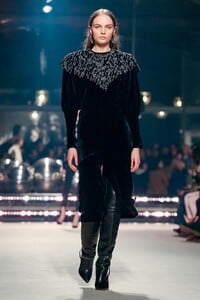 Isabel-Marant-RTW-FW20-Paris-4786-1582836606.thumb.jpg.8a67542f28c5950a26f2fd94c03030c0.jpg