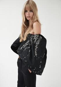 Julia-Stegner-Model08.thumb.jpg.a77b26b065f6b9361c93cbcab3aba009.jpg