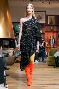 Julie-De-Libran-Haute-Couture-SS20-Paris-1364-1579704989.thumb.jpg.ae7d5160c455514adf3ce028d5116e23.jpg