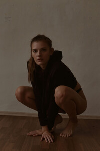 Karolina-Dlha-by-Viktor-Cicko-18-1365x2048.thumb.jpg.503d3ecbdff64788bfccd282077be351.jpg