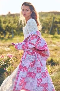 LoveShackFancy-Spring-2020-Campaign01.thumb.jpg.5f29ccddd68299e4988b1d4386abc756.jpg