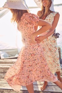 LoveShackFancy-Spring-2020-Campaign16.thumb.jpg.0db5afce117a3eaa8ab77ae6a2db0c91.jpg