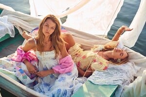 LoveShackFancy-Spring-2020-Campaign18.thumb.jpg.12ca5e6fba4d007efeed40d8369ce580.jpg